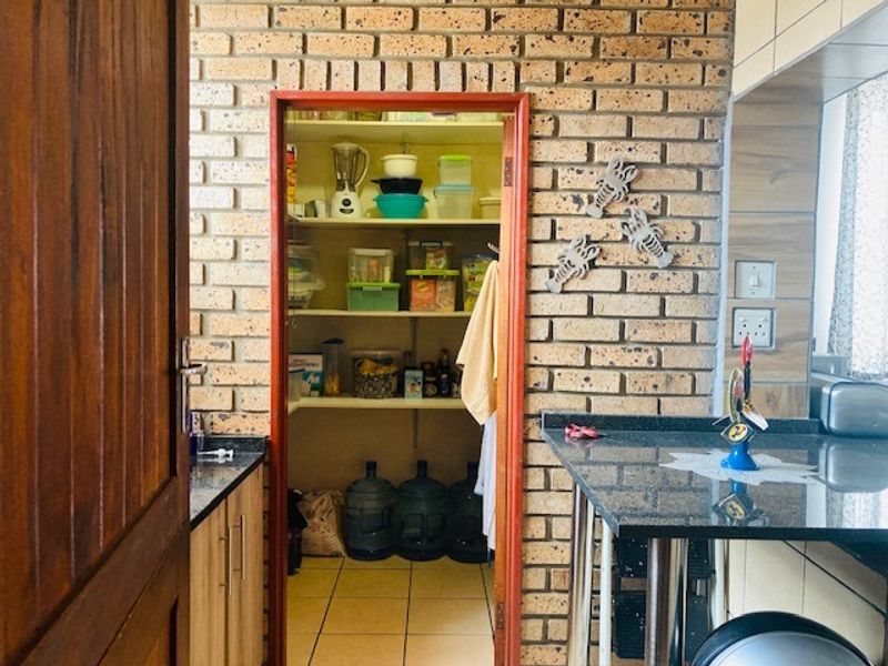 Beautiful 3 bedroom home for sale in Brakpan - Photo 10