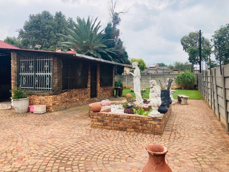 Beautiful 3 bedroom home for sale in Brakpan - Photo 8