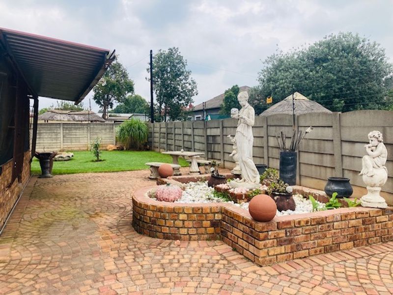 Beautiful 3 bedroom home for sale in Brakpan - Photo 7