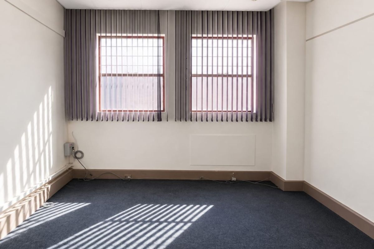 Ground Floor Commercial Office To Let: Fairland - Photo 5