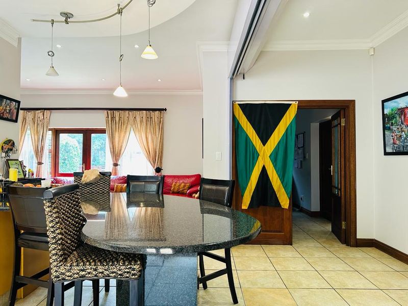 Townhouse Rental Monthly In Sandton - Photo 7