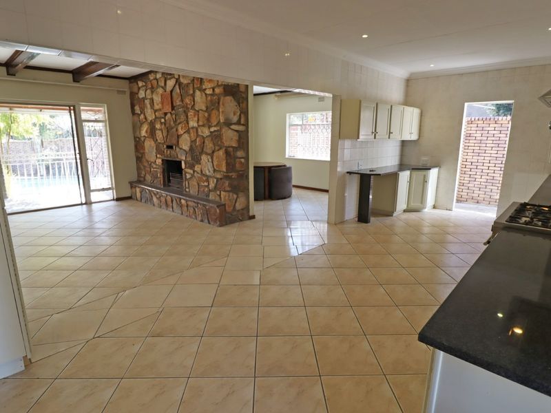 Perfect Bryanston family home available immediately. - Photo 7