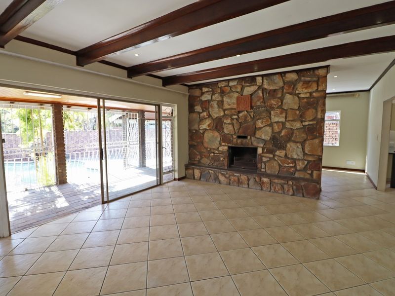 Perfect Bryanston family home available immediately. - Photo 6