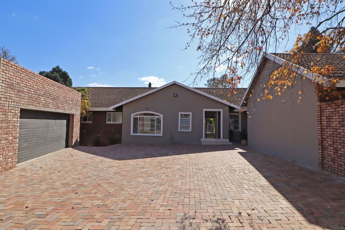 Perfect Bryanston family home available immediately. - Photo 3
