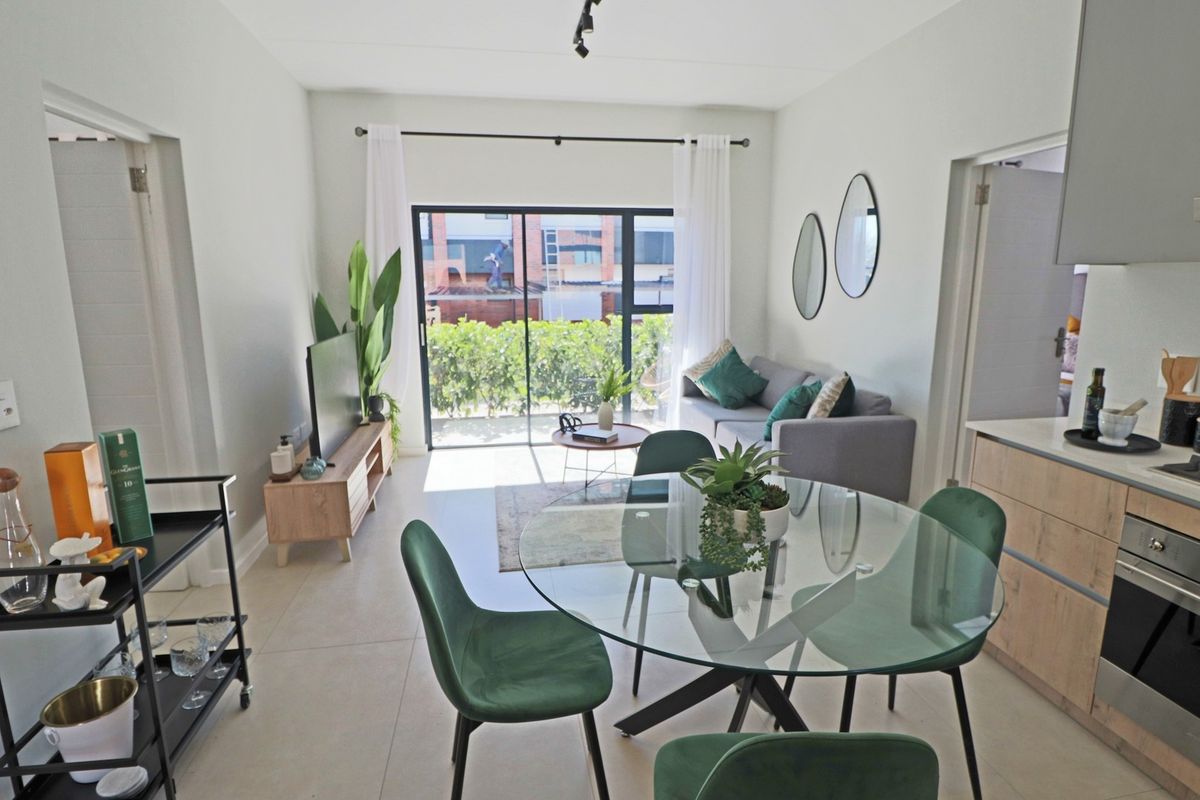New upmarket Apartment-2 Bedroom 2 bathroom Available now!! - Photo 4