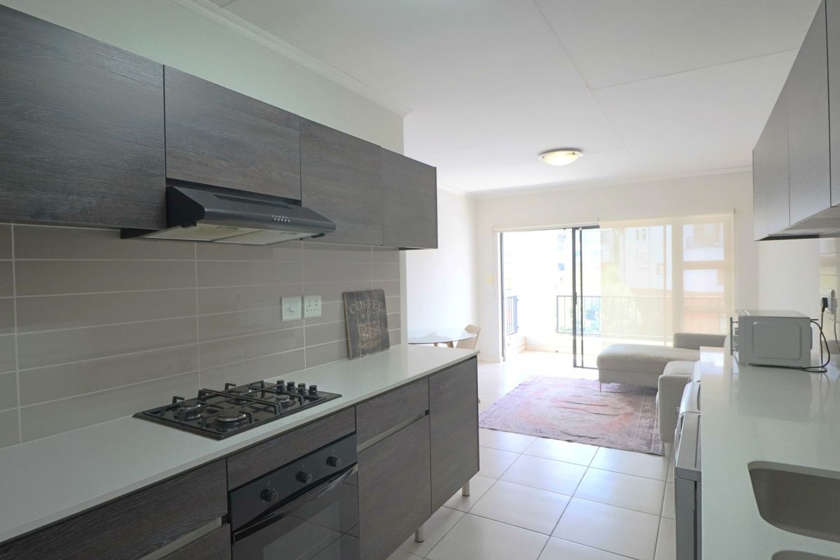 Modern One Bedroom Unfurnished Lifestyle Living in the Heart of Olivedale - Photo 2