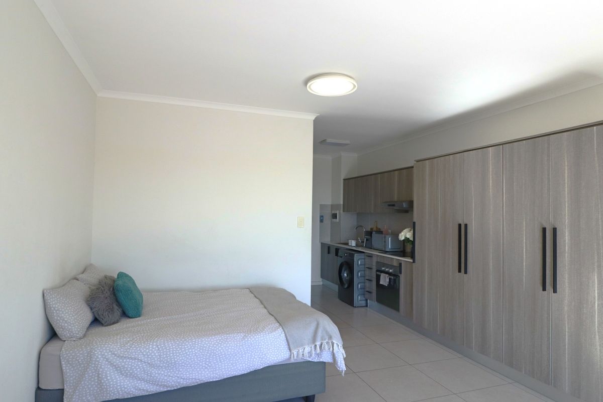 Perfect Lock-Up-and-Go Studio in The Aura | Ideal for First-Time Buyers & Investors - Photo 5