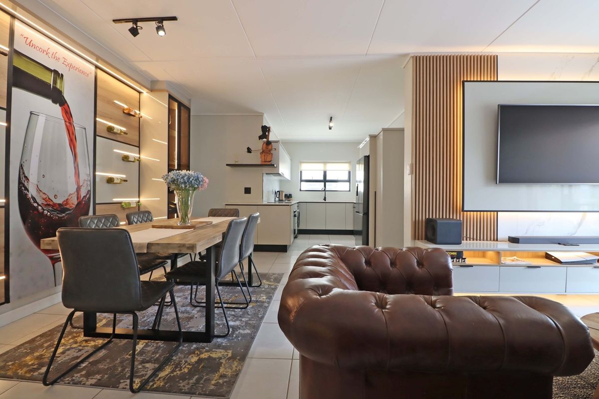 Fully Furnished 3 bed 2 bath - Photo 2