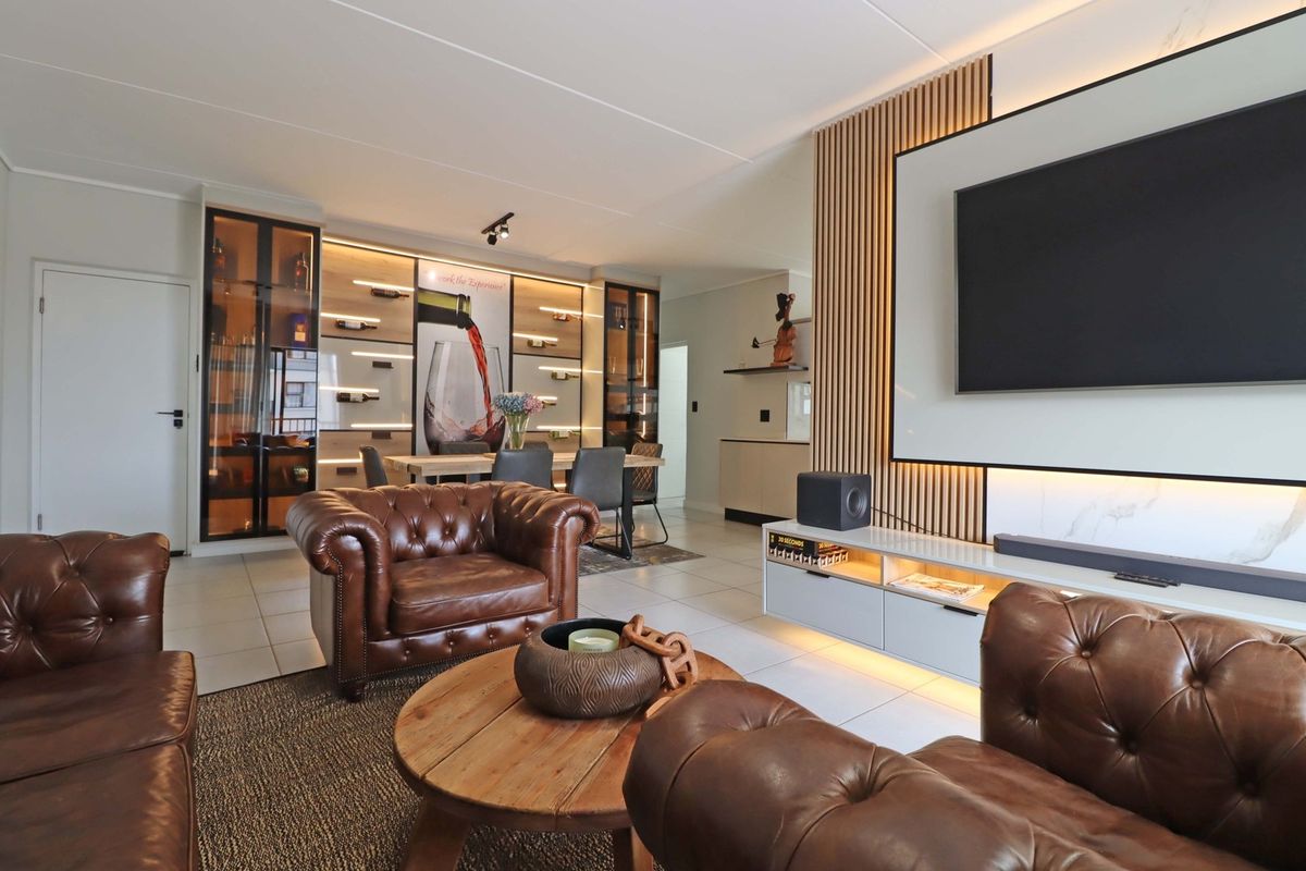 Fully Furnished 3 bed 2 bath - Photo 3