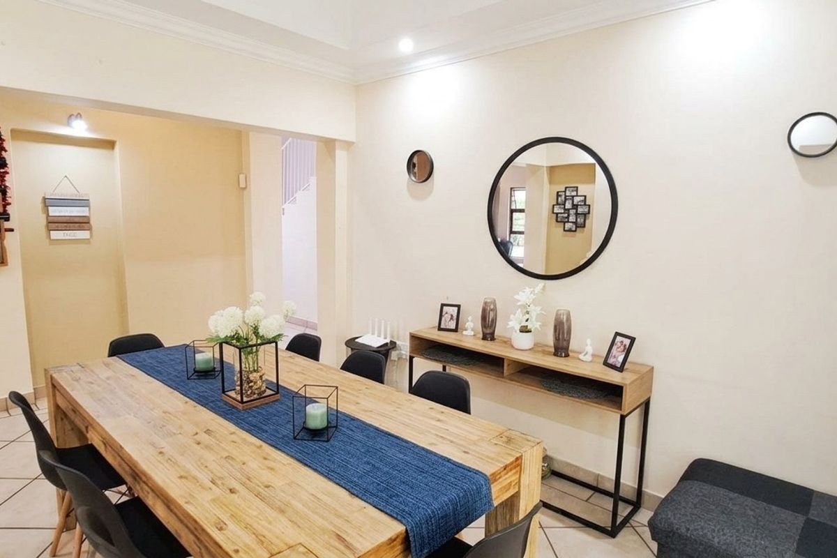 3 BEDROOM DUPLEX TO RENT | VALADARES, BRYANSTON | SPACIOUS FAMILY HOME - Photo 2