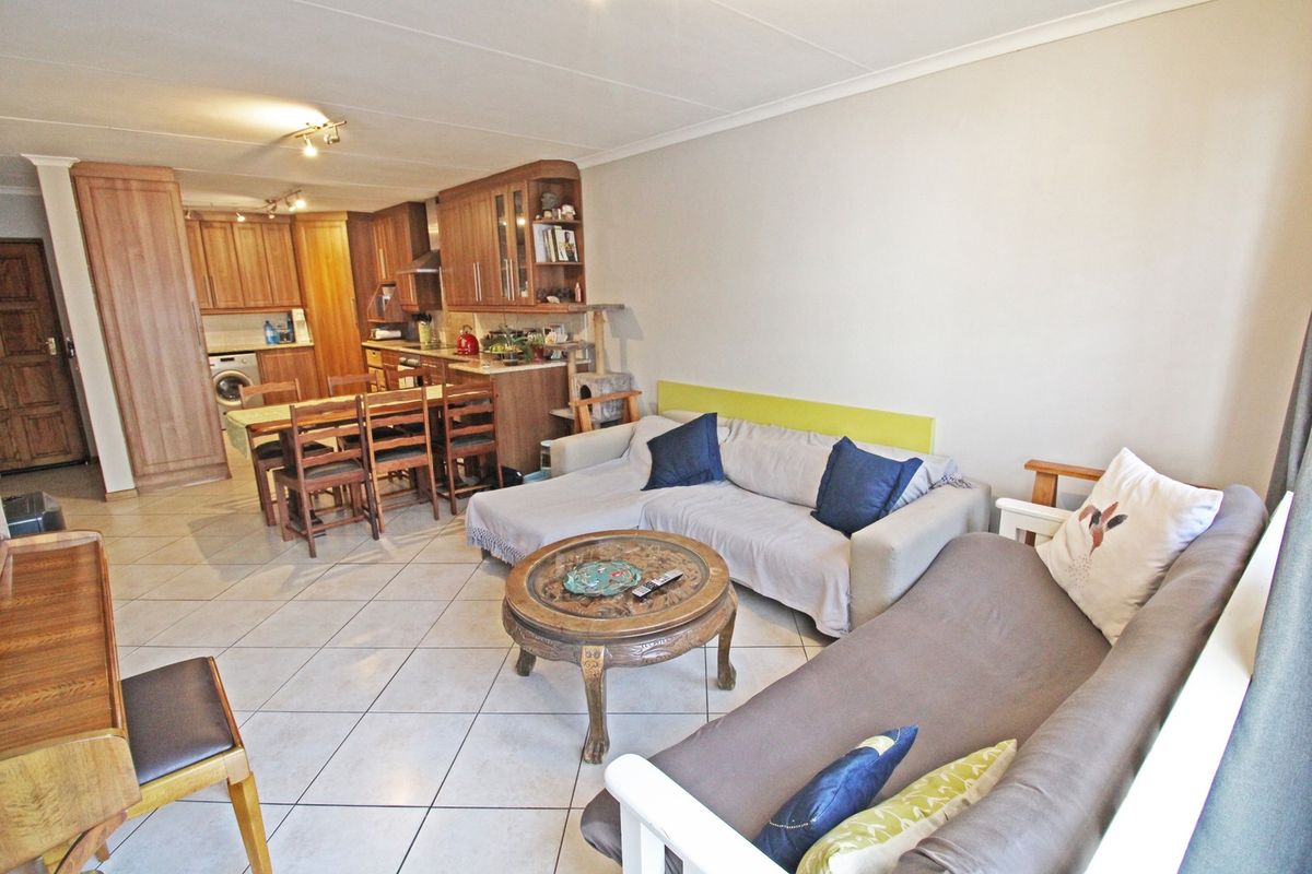 Beautiful 2 Bedroom North-Facing Garden Apartment - Photo 4