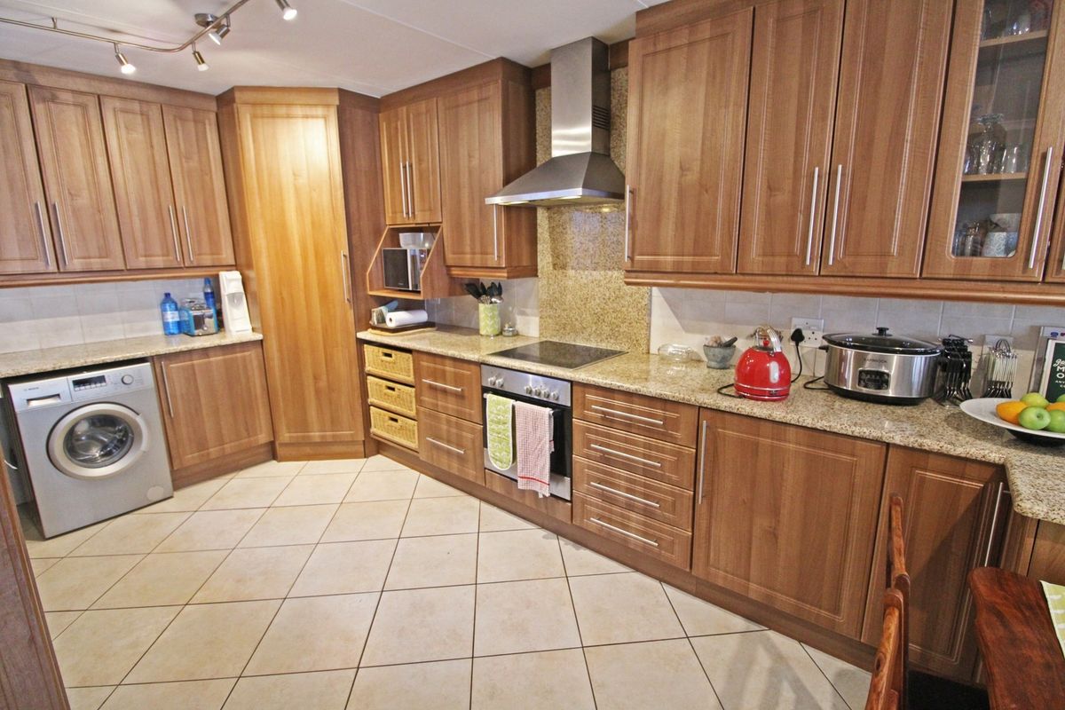 Beautiful 2 Bedroom North-Facing Garden Apartment - Photo 5