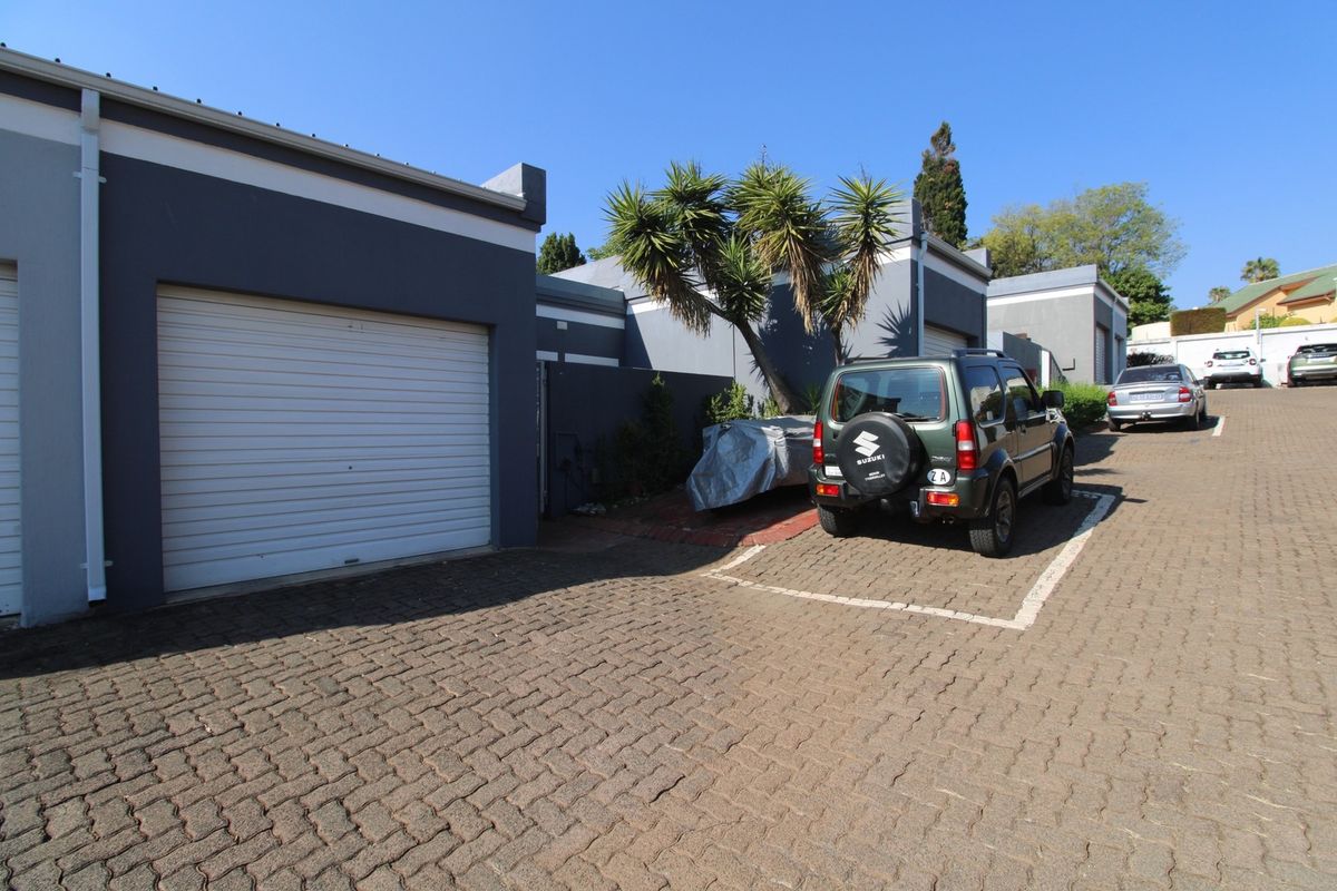 Beautiful 2 Bedroom North-Facing Garden Apartment - Photo 2