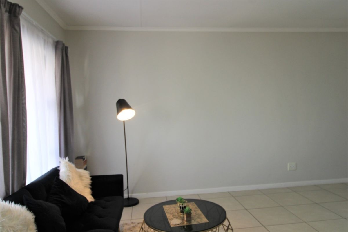 Modern and Stylish 1 Bed, 1 Bath Apartment with views! - Photo 4