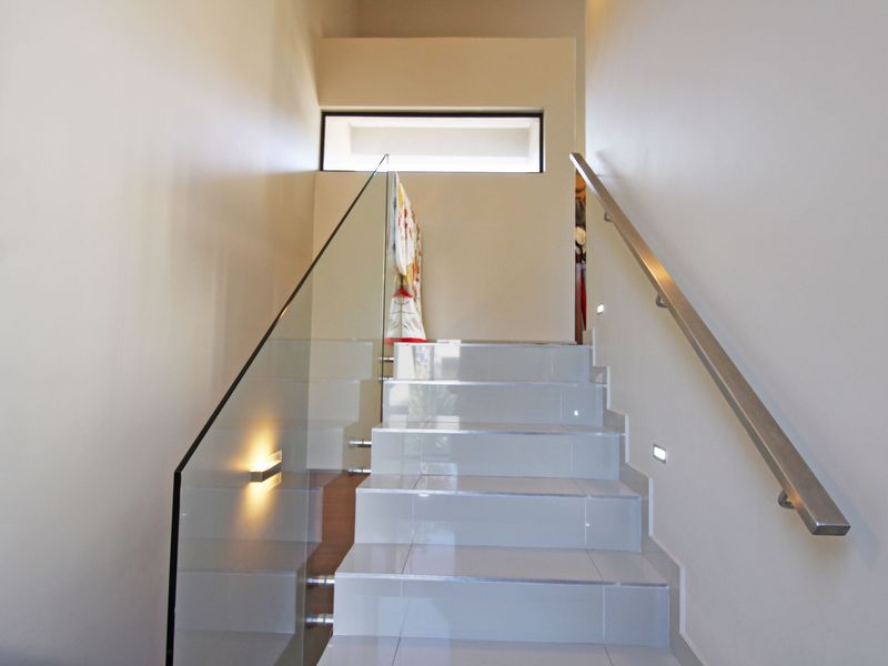Modern Three-bedroom penthouse offers luxury  living!! - Photo 2