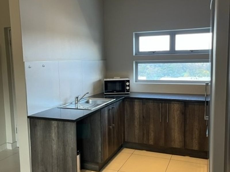 The Ultimate Studio apartment in a great location!!!! - Photo 8