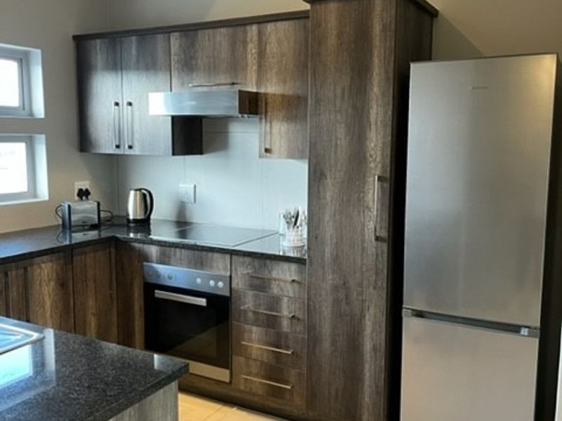 The Ultimate Studio apartment in a great location!!!! - Photo 7