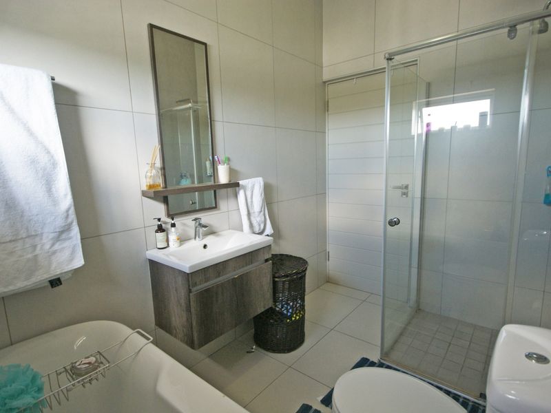 Apartment For Sale In Sandton - Photo 7