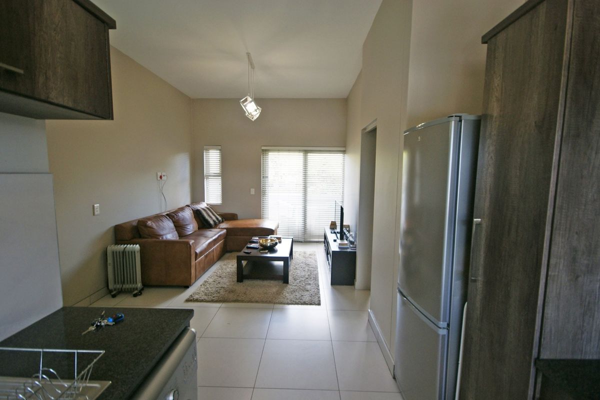 Apartment For Sale In Sandton - Photo 2
