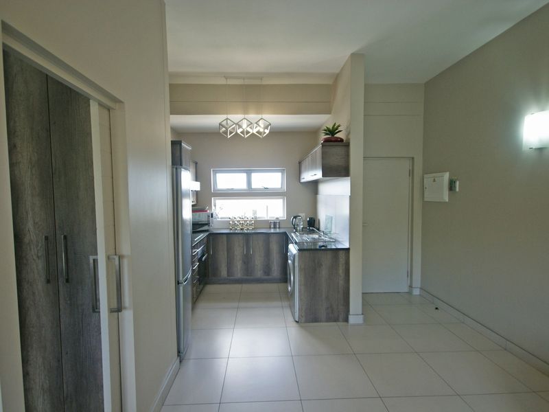 Apartment For Sale In Sandton - Photo 3