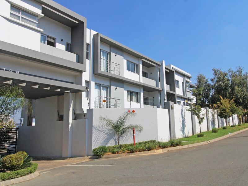 Apartment For Sale In Sandton - Photo 9