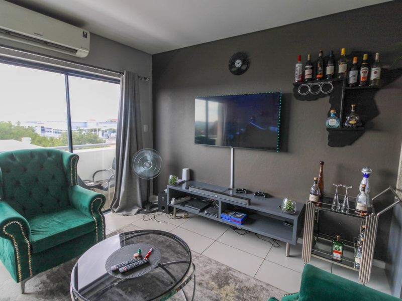 Apartment For Sale In Sandton - Photo 9