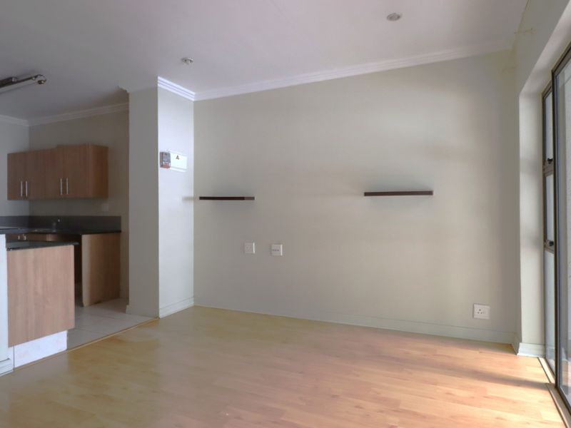 Apartment For Sale In Sandton - Photo 2