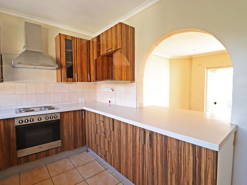 Apartment For Sale In Sandton - Photo 2