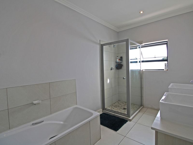 Apartment For Sale In Sandton - Photo 10