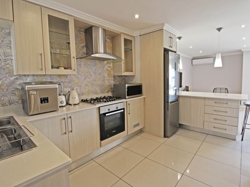 Apartment For Sale In Sandton - Photo 3