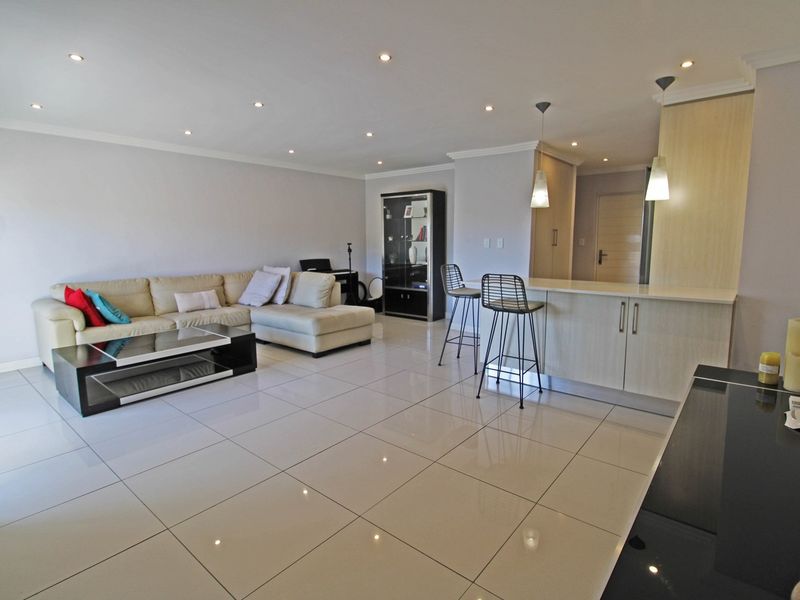 Apartment For Sale In Sandton - Photo 1