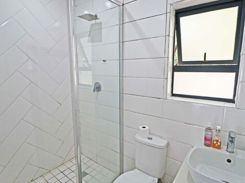 1st-Floor 2-Bedroom Apartment in Secure Boomed-Off Area For Sale in Rivonia - Photo 9