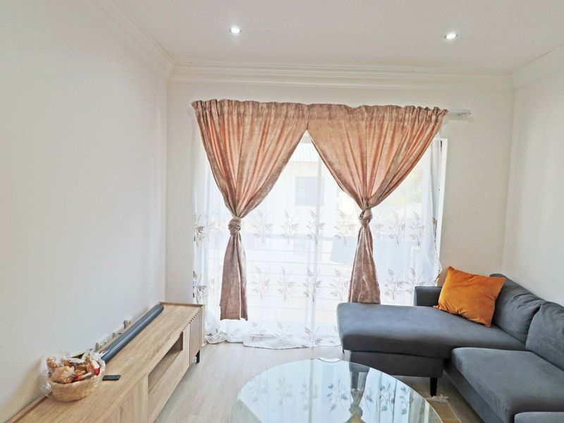 1st-Floor 2-Bedroom Apartment in Secure Boomed-Off Area For Sale in Rivonia - Photo 2