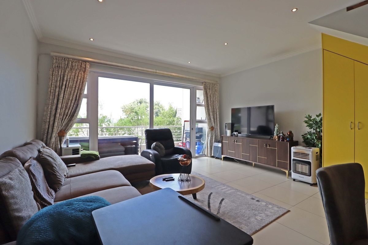 Modern Two-bedroom/ two-bathroom Apartment in Bryanston - Photo 4