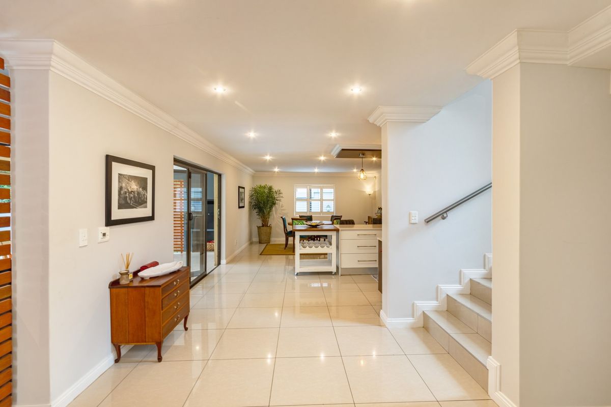 Modern 4-Bedroom Home in Exclusive Secure Estate - Photo 3