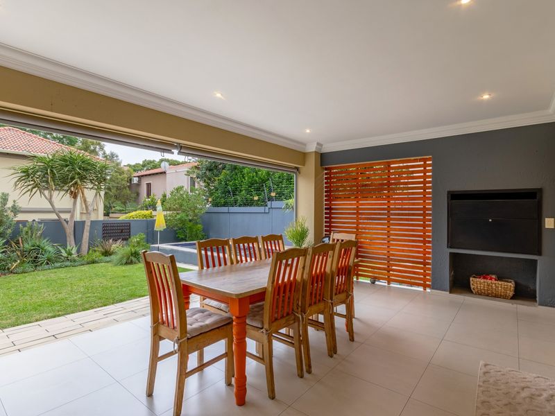 Modern 4-Bedroom Home in Exclusive Secure Estate - Photo 10