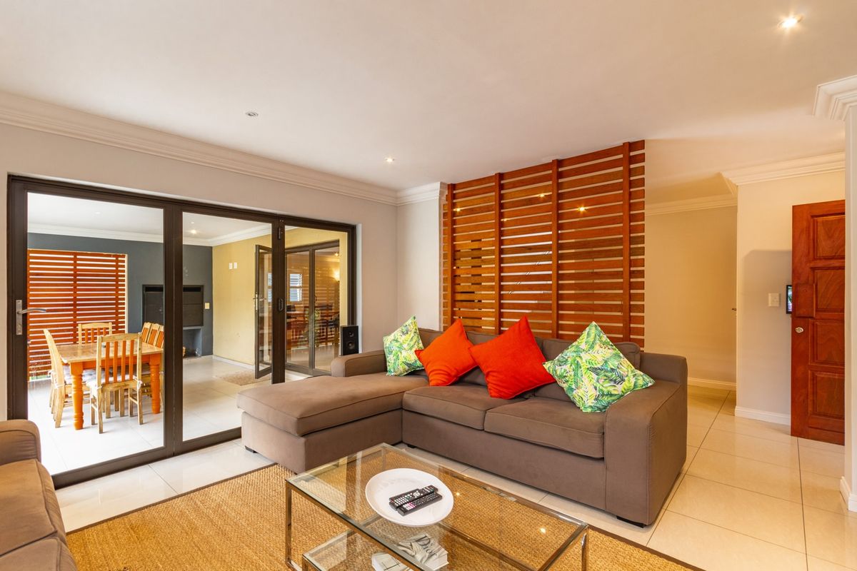 Modern 4-Bedroom Home in Exclusive Secure Estate - Photo 4