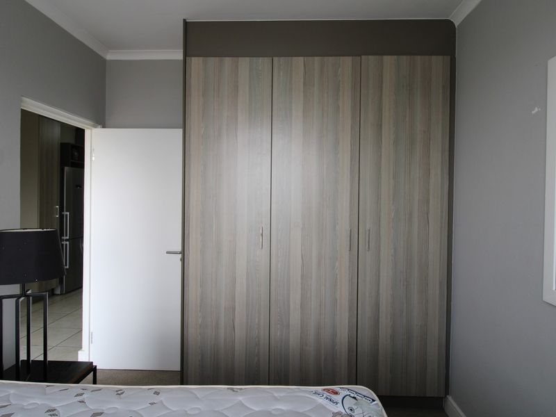 1 Bed 1 Bath unit for sale. NO TRANSFER COSTS!! - Photo 9