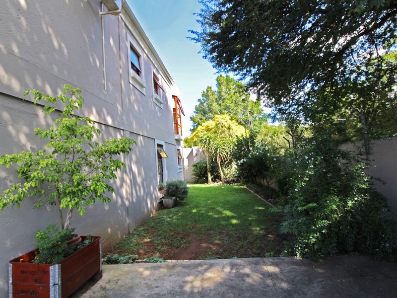 Townhouse For Sale In Sandton - Photo 8