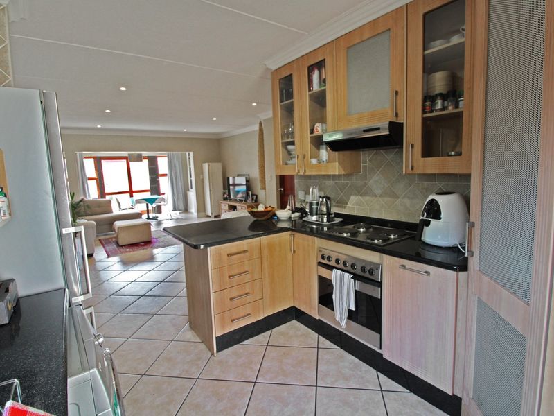 Townhouse For Sale In Sandton - Photo 6