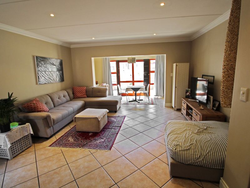 Townhouse For Sale In Sandton - Photo 3