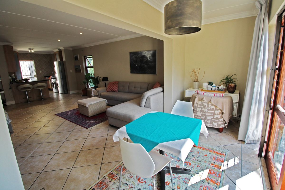 Townhouse For Sale In Sandton - Photo 4
