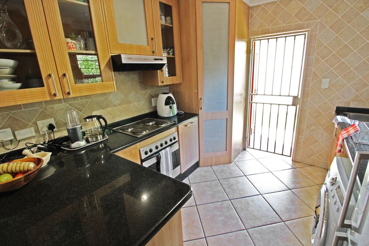 Townhouse For Sale In Sandton - Photo 5