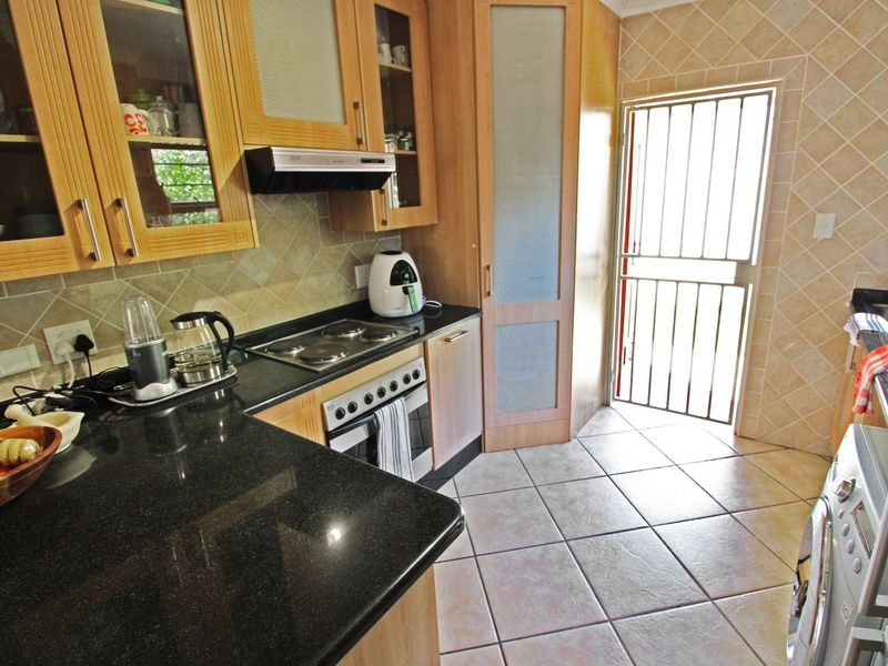 Townhouse For Sale In Sandton - Photo 5