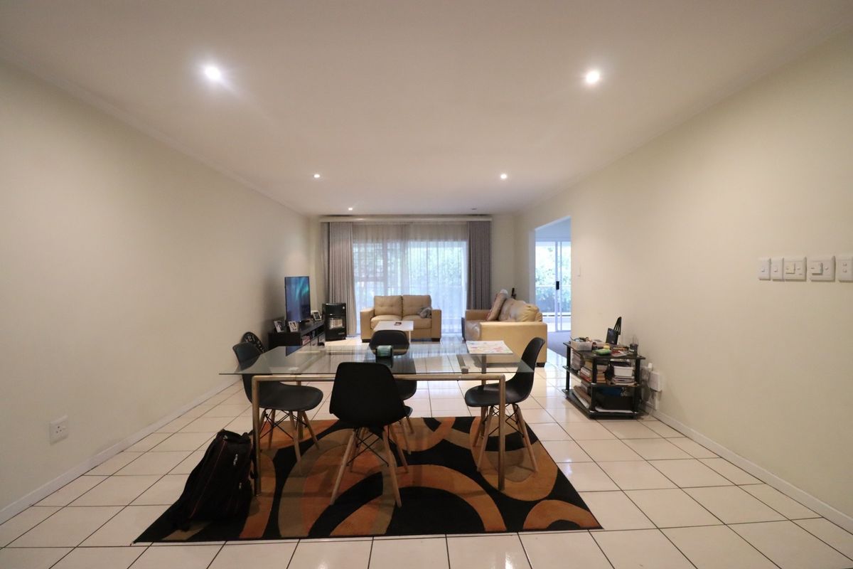 Beautiful 2-Bedroom, 2-Bathroom Apartment with Study Area & Spacious Balcony - Photo 5