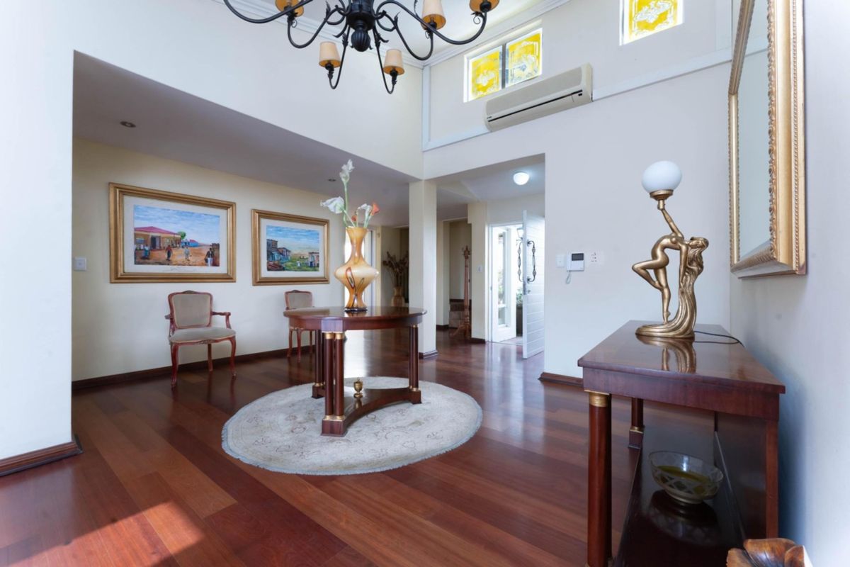 An Iconic Bryanston Estate with Majestic Magaliesburg Views - Photo 2