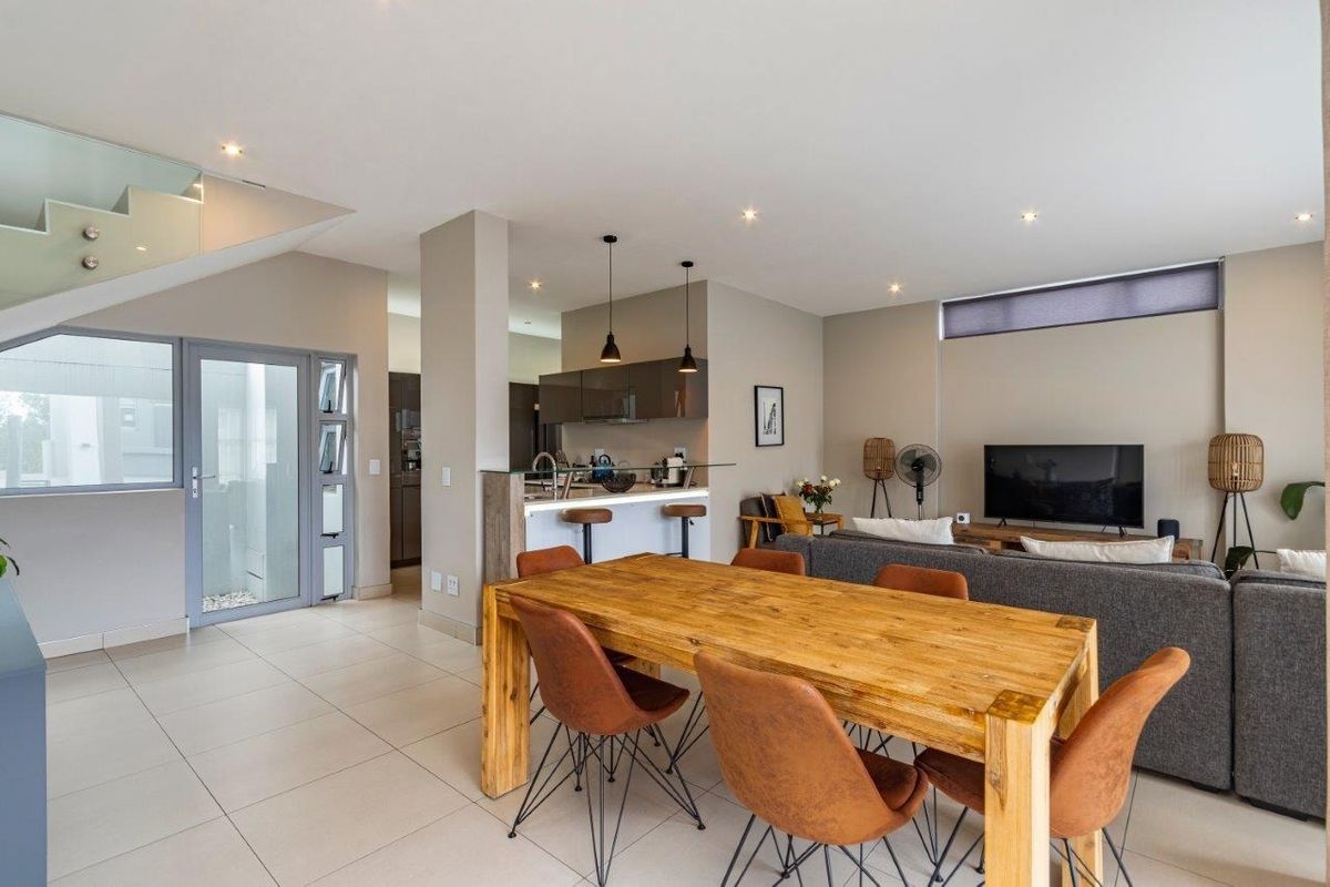 Where modern family living meets effortless entertaining in the heart of Bryanston. - Photo 5