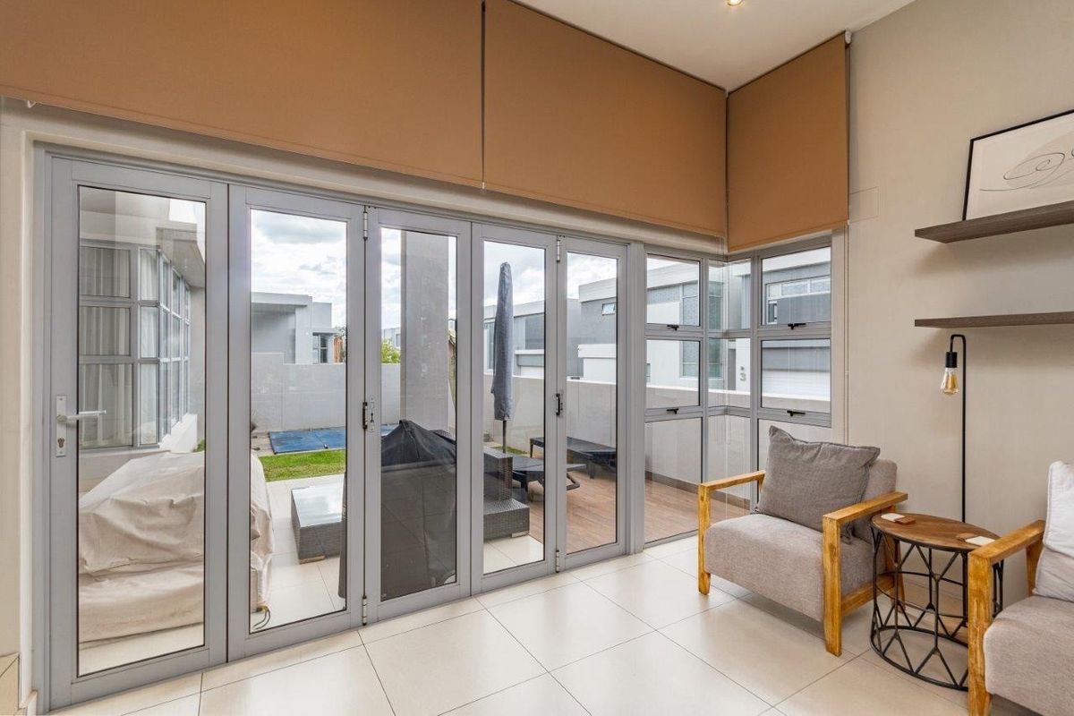 Where modern family living meets effortless entertaining in the heart of Bryanston. - Photo 3