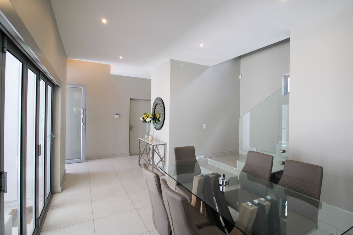 Upmarket Lock-Up-and-Go Living in Prestigious West End Estate, Bryanston - Photo 3