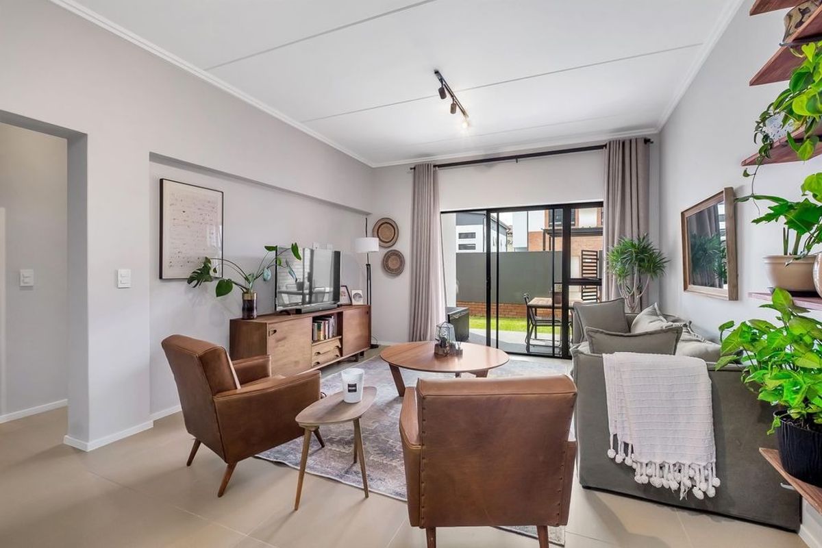 INVESTMENT OPPORTUNITY for the discerning investor with a Tenant in Place. - Photo 3